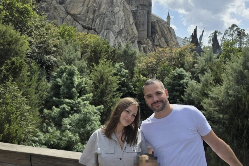 Prija blista u Majamiju: Sin joj ljubi trudnički stomak FOTO Prija blista u Majamiju: Sin joj ljubi trudnički stomak FOTO