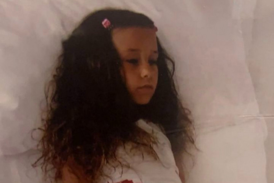 Prepoznajete li pevačicu: Otac joj je poznati jugoslovenski pevač, a ona je lepotica bez konkurencije Prepoznajete li pevačicu: Otac joj je poznati jugoslovenski pevač, a ona je lepotica bez konkurencije