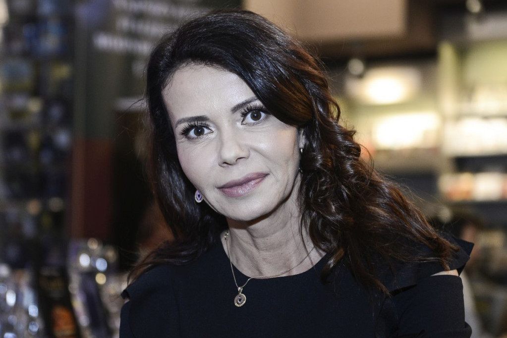 Treba preseći ono što te čini nesrećnom: Dan koji je promenio život Jeleni Bačić Alimpić Treba preseći ono što te čini nesrećnom: Dan koji je promenio život Jeleni Bačić Alimpić