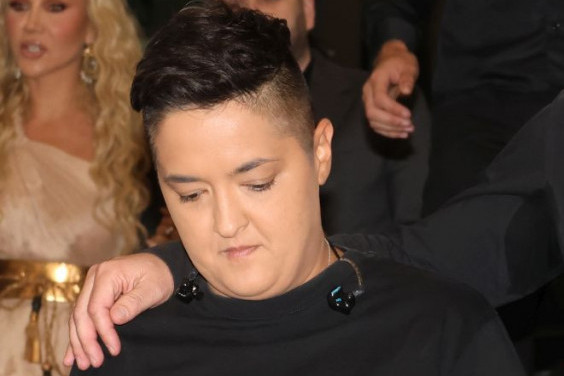 Godinama se krio od javnosti, ali sad je tu: Marija Šerifović ima tremu jer je večeras prvi put ON u publici Godinama se krio od javnosti, ali sad je tu: Marija Šerifović ima tremu jer je večeras prvi put ON u publici