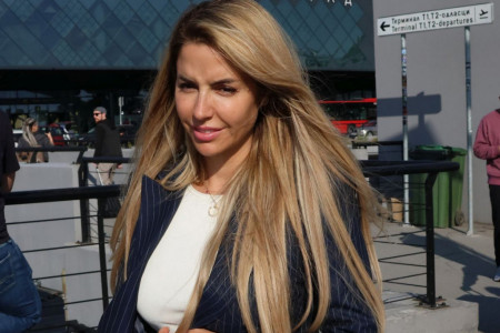 Na Instagramu uvek perfektna, a ovako izgleda kad je uslikaju paparaci: Pogledajte kako Biljani Tipsarević stoje helanke FOTO
