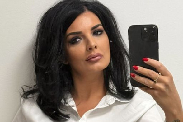 Nose ih devojke 20+ i Milena Popović: Ovo su najtraženije farmerke ove sezone Nose ih devojke 20+ i Milena Popović: Ovo su najtraženije farmerke ove sezone