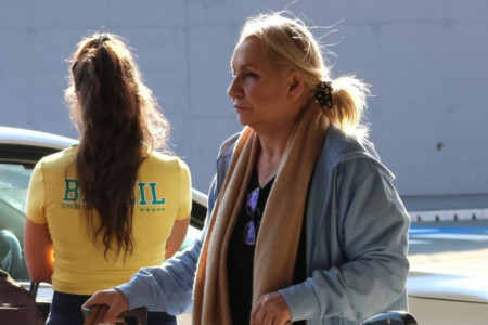 Fotografija sve otkrila: Vesna Zmijanac uslikana na aerodromu, svi zabrinuti