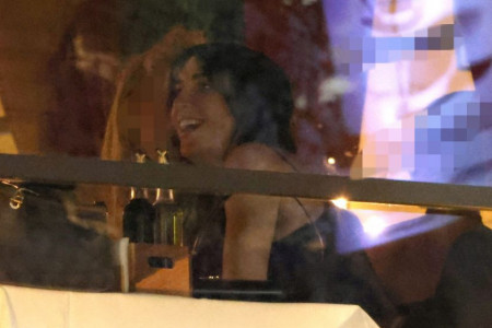 Jelisaveta Orašanin u provodu bez muža: Evo gde i sa kim je uhvaćena FOTO
