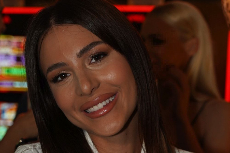 Ni porodica, ni prijatelji, ONA joj je najviše falila: Anastasija došla u Beograd, a u Sevilji najviše joj je nedostajalo da bude sa NJOM Ni porodica, ni prijatelji, ONA joj je najviše falila: Anastasija došla u Beograd, a u Sevilji najviše joj je nedostajalo da bude sa NJOM