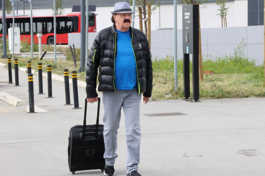 Dok je Melina u Monaku, evo ko Harisa čeka kod kuće Dok je Melina u Monaku, evo ko Harisa čeka kod kuće