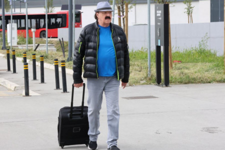 Dok je Melina u Monaku, evo ko Harisa čeka kod kuće