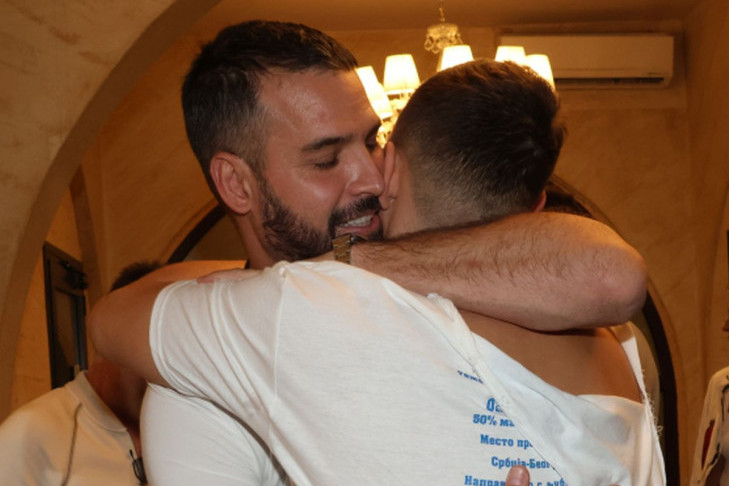 Proslavili rođenje bebe! Fiip presrećan, ovo je bilo najradosnije mesto u Beogradu Proslavili rođenje bebe! Fiip presrećan, ovo je bilo najradosnije mesto u Beogradu