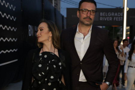 Trenutak nepažnje: Evo kako se Ivan Bosiljčić i Jelena Tomašević ponašaju kad misle da ih niko ne gleda FOTO