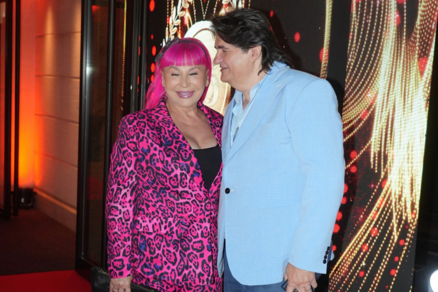 Sprema se ogromno slavlje i to na poseban dan: Ko bi rekao da je Zorica ovoliko starija od Kemiša? Sprema se ogromno slavlje i to na poseban dan: Ko bi rekao da je Zorica ovoliko starija od Kemiša?