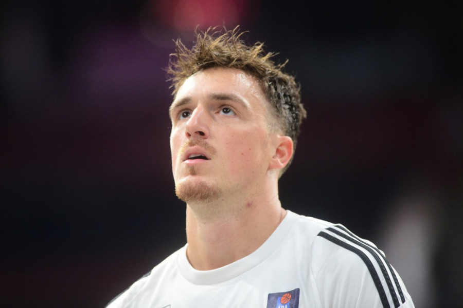 Srce mu je slomljeno na milion delova: Brak Danila Anđušića raspao se zbog neverstva Srce mu je slomljeno na milion delova: Brak Danila Anđušića raspao se zbog neverstva