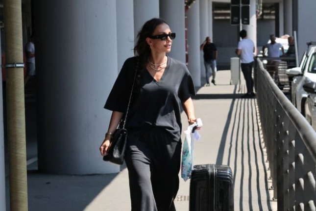 Mustafa ima neki svoj život, a ja... Emina Jahović stigla u Srbiju pa iznela detalje odnosa sa bivšim mužem Mustafa ima neki svoj život, a ja... Emina Jahović stigla u Srbiju pa iznela detalje odnosa sa bivšim mužem
