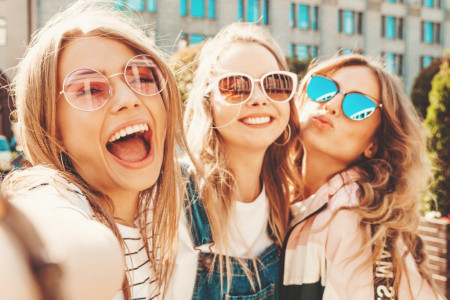 Jedan detalj koji menja sve: Savršena frizura za leto koja je spas tokom vrelih dana Jedan detalj koji menja sve: Savršena frizura za leto koja je spas tokom vrelih dana