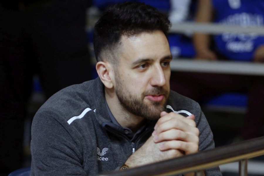 Srbijo, ne zaboravi, Mićić je igrao posle majčine smrti: Legendarni košarkaš uz Orlove Srbijo, ne zaboravi, Mićić je igrao posle majčine smrti: Legendarni košarkaš uz Orlove