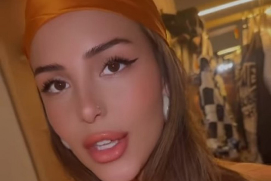 Anastasija na Ibici izgleda bolje nego ikad: Nemanja u majici na bretele, a Cecina naslednica u orginalnom izdanju FOTO Anastasija na Ibici izgleda bolje nego ikad: Nemanja u majici na bretele, a Cecina naslednica u orginalnom izdanju FOTO