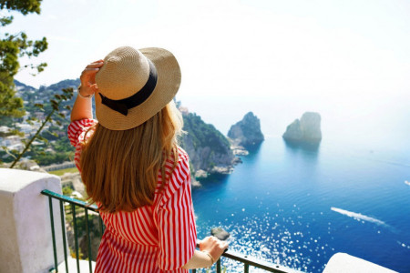 Nisu važne ni boja, ni dužina, ni oblik: Haljina koja će obeležiti leto 2025. treba da ima samo jedan detalj Nisu važne ni boja, ni dužina, ni oblik: Haljina koja će obeležiti leto 2025. treba da ima samo jedan detalj