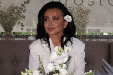 Elegantno, moćno i sa stavom: Kombinezon Andreane Čekić sve dame žele u garderoberu FOTO Elegantno, moćno i sa stavom: Kombinezon Andreane Čekić sve dame žele u garderoberu FOTO