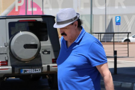 Haris prvi put u javnosti nakon glasina da je Melina u vezi sa milionerom