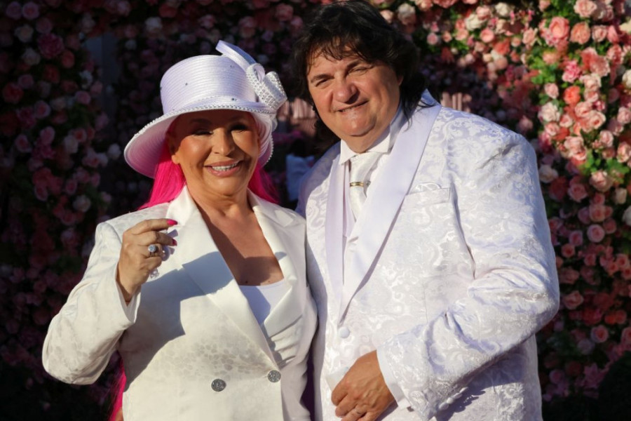 Četrdeset godina ljubavi: Zorica i Kemiš obnovili zavete na najromantičnijem mestu na svetu FOTO Četrdeset godina ljubavi: Zorica i Kemiš obnovili zavete na najromantičnijem mestu na svetu FOTO