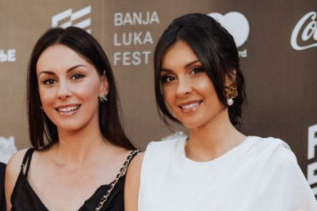 Vrt iz snova: Majka Slobode i Dragane Mićalović u dvorištu napravila bajku FOTO