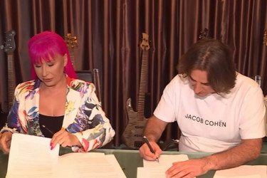Ovo niko nije očekivao: Zorica Brunclik potpisala ugovor sa Mitrovićem