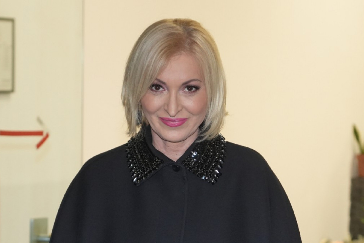 Malo ko zna šta je po obrazovanju Olivera Kovačević Malo ko zna šta je po obrazovanju Olivera Kovačević