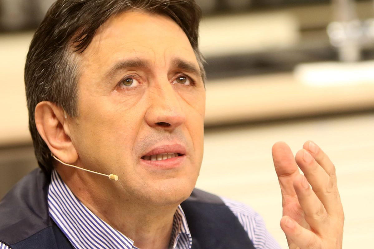 Žika Jakšić prvi put u javnosti nakon moždanog udara: Ovo su detalji oporavka Žika Jakšić prvi put u javnosti nakon moždanog udara: Ovo su detalji oporavka