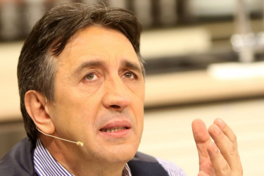 Žika Jakšić se oporavlja, a ovo su prvi simptomi moždanog udara koje mnogi prekasno prepoznaju