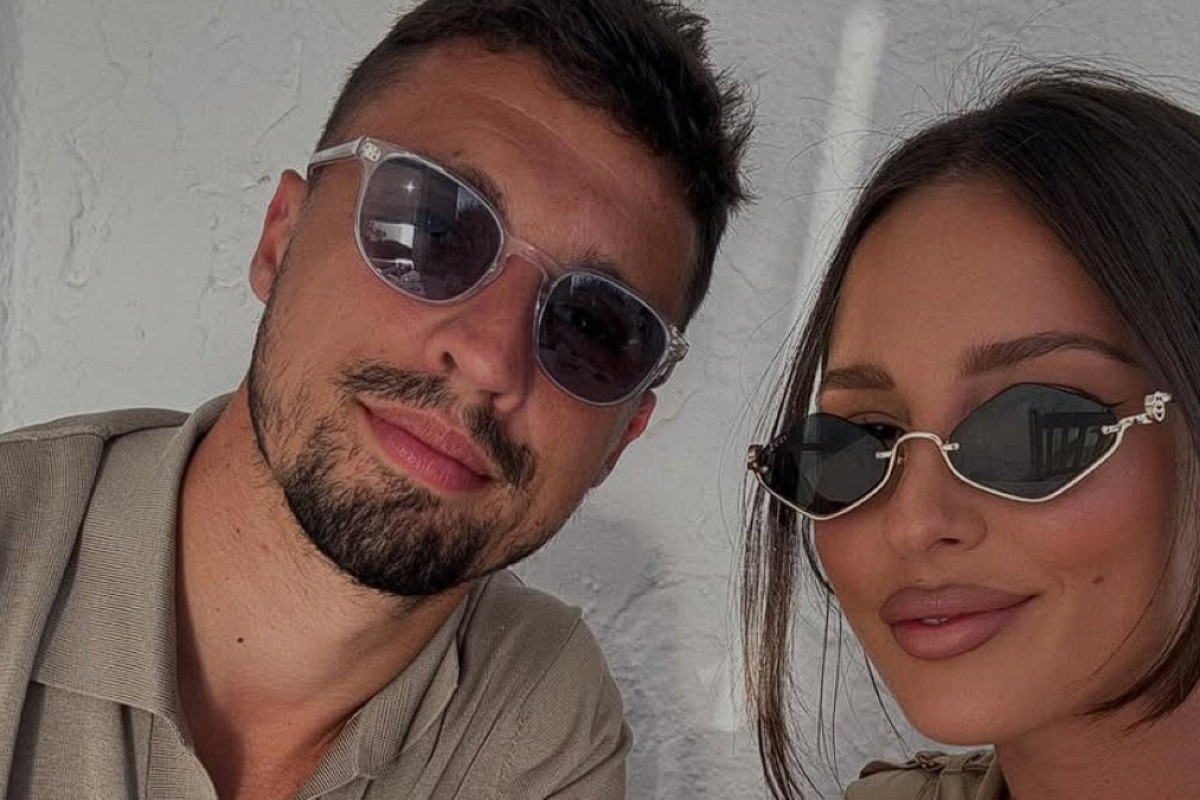 Rade Krunić godinama voli lepu Ivanu, a zanemećete kad vidite njenu rođenu sestru (FOTO)