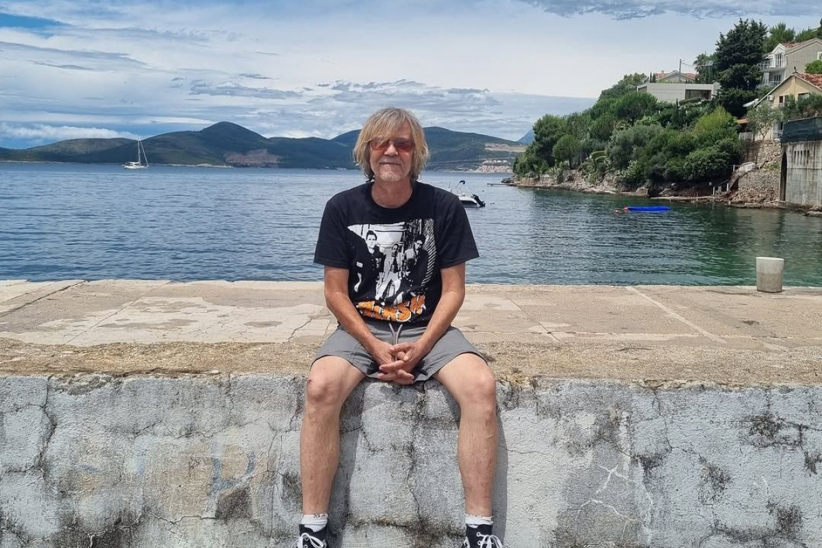 Kamena kuća sa privatnom plažom: Ovo je velelepna nekretnina Žike Todorovića na Crnogorskom primorju FOTO Kamena kuća sa privatnom plažom: Ovo je velelepna nekretnina Žike Todorovića na Crnogorskom primorju FOTO