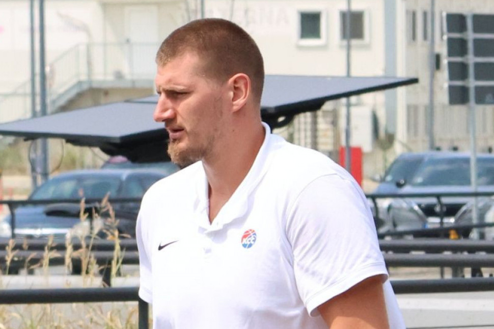 Nikola Jokić sleteo u Beograd: Pogledajte u kakvoj se limuzini odvezao NBA šampion FOTO