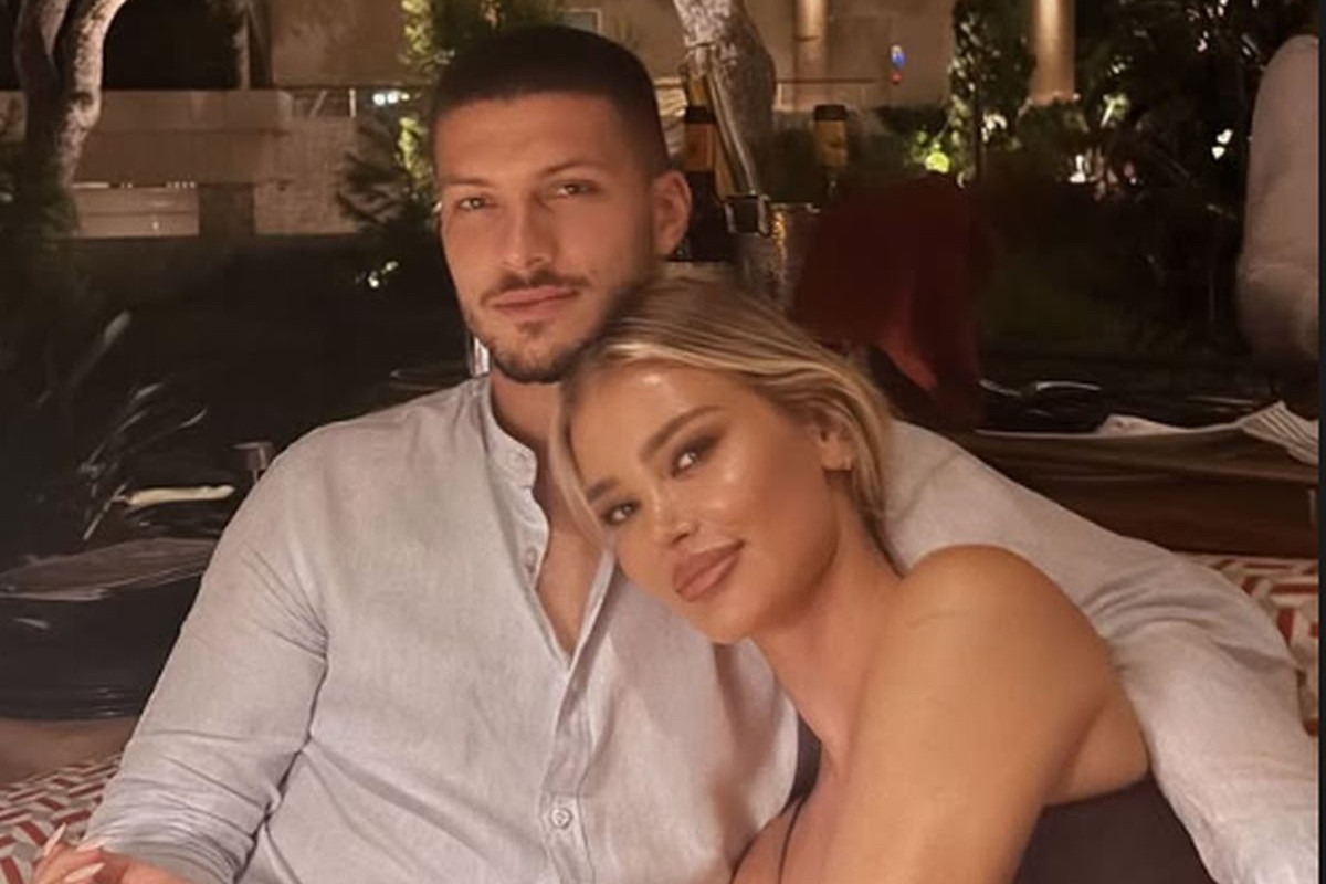 Kuća u rodnom Bataru dobila novo ruho: U domu Luke Jovića baš sve je podređeno njegovim sinovima FOTO Kuća u rodnom Bataru dobila novo ruho: U domu Luke Jovića baš sve je podređeno njegovim sinovima FOTO