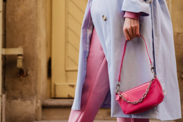 Ni siva, ni maslinasta, ni bordo: Boja koja će obeležiti jesenju sezonu Ni siva, ni maslinasta, ni bordo: Boja koja će obeležiti jesenju sezonu