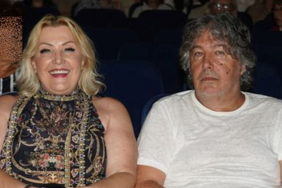 Snežana Đurišić blista pored Vanje: Haljina čisto savršenstvo, ali izbor obuće svi komentarišu FOTO Snežana Đurišić blista pored Vanje: Haljina čisto savršenstvo, ali izbor obuće svi komentarišu FOTO