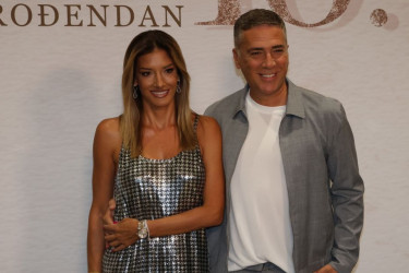 Najbolje noge koje ste videli: Jovana Joksimović se pojavila u mini srebrnoj haljini i zapalila masu