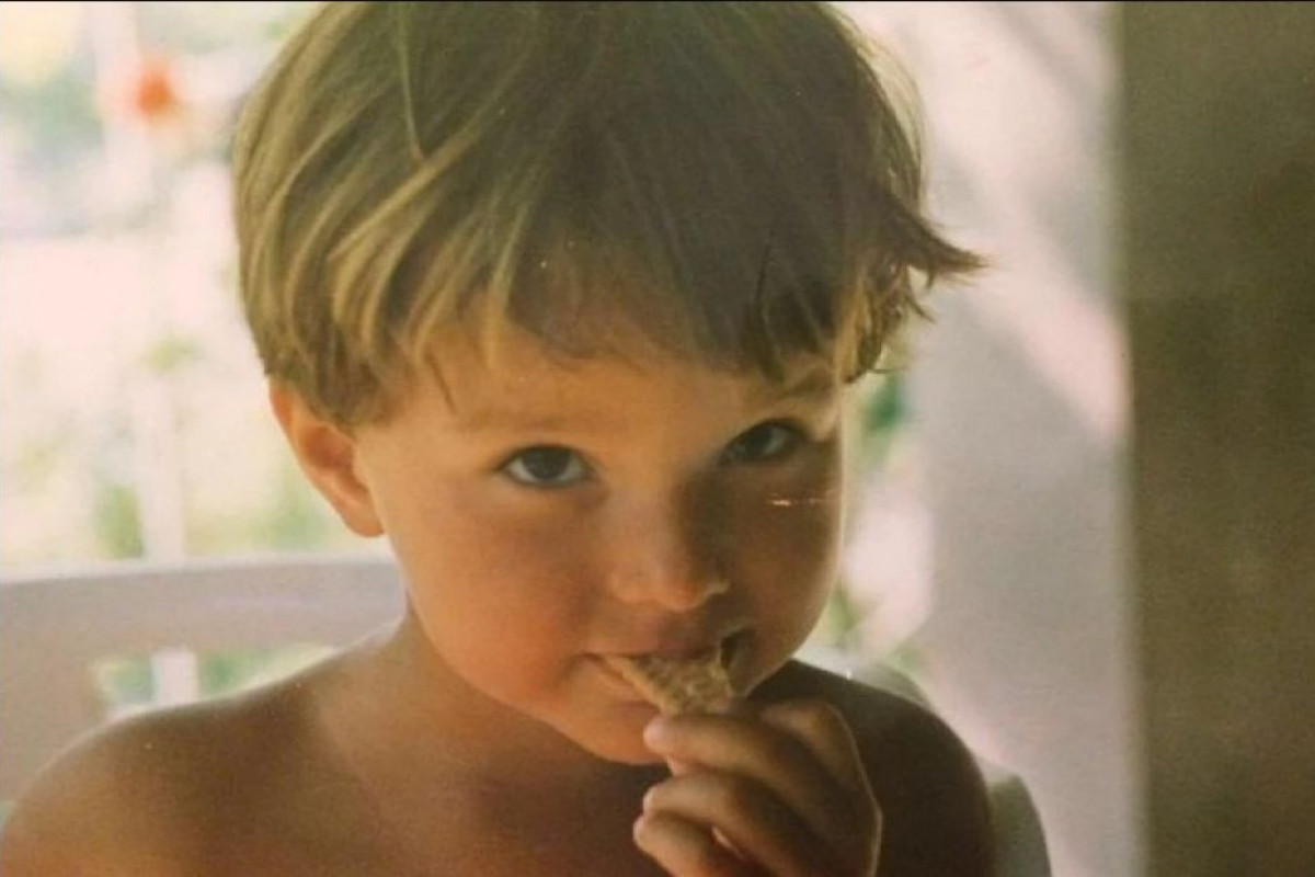 Moćna, uticajna, požrtvovana i prirodna lepotica: Prepoznajete li devojčicu sa fotografije? Moćna, uticajna, požrtvovana i prirodna lepotica: Prepoznajete li devojčicu sa fotografije?