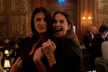 Elegantne, nasmejane i prelepe: Nataša Ninković i Maja Bjelogrlić u provodu u Parizu FOTO