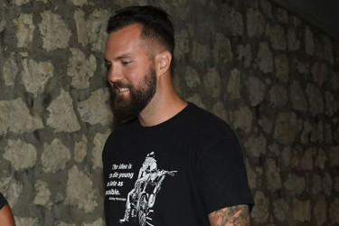 Svedeni, eleganti i zaljubljeni: Miroslav Raduljica posle dužeg vremena u javnosti sa suprugom Tamarom FOTO