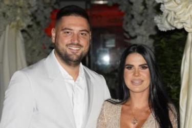 Sve u zlatnim, belim i bež tonovima: Ljuba Perućica odškrinuo vrata porodičnog doma i sve ostavio bez daha FOTO