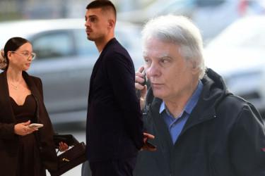 Pitao sam ga ‘Aman, čoveče, jesi li kršten?’ Dule Savić otkrio pravi razlog zašto se Vujadin i Mirka nisu venčali Pitao sam ga ‘Aman, čoveče, jesi li kršten?’ Dule Savić otkrio pravi razlog zašto se Vujadin i Mirka nisu venčali