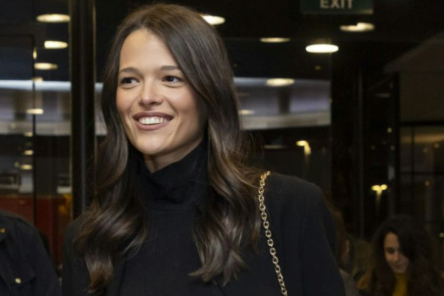 Ni cveće, ni mašne, već ukrasi koje više niko nema: Mia Bjelogrlić okitila jelku, ova boja posebno je dominantna FOTO