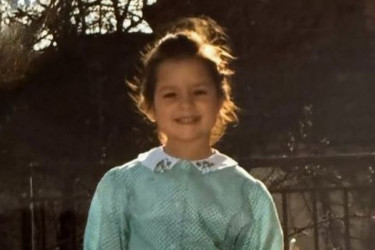 Devojčica sa slike proslavila 38. rođendan: Mesecima puni naslovnice zbog razvoda, prepoznajete li je? FOTO