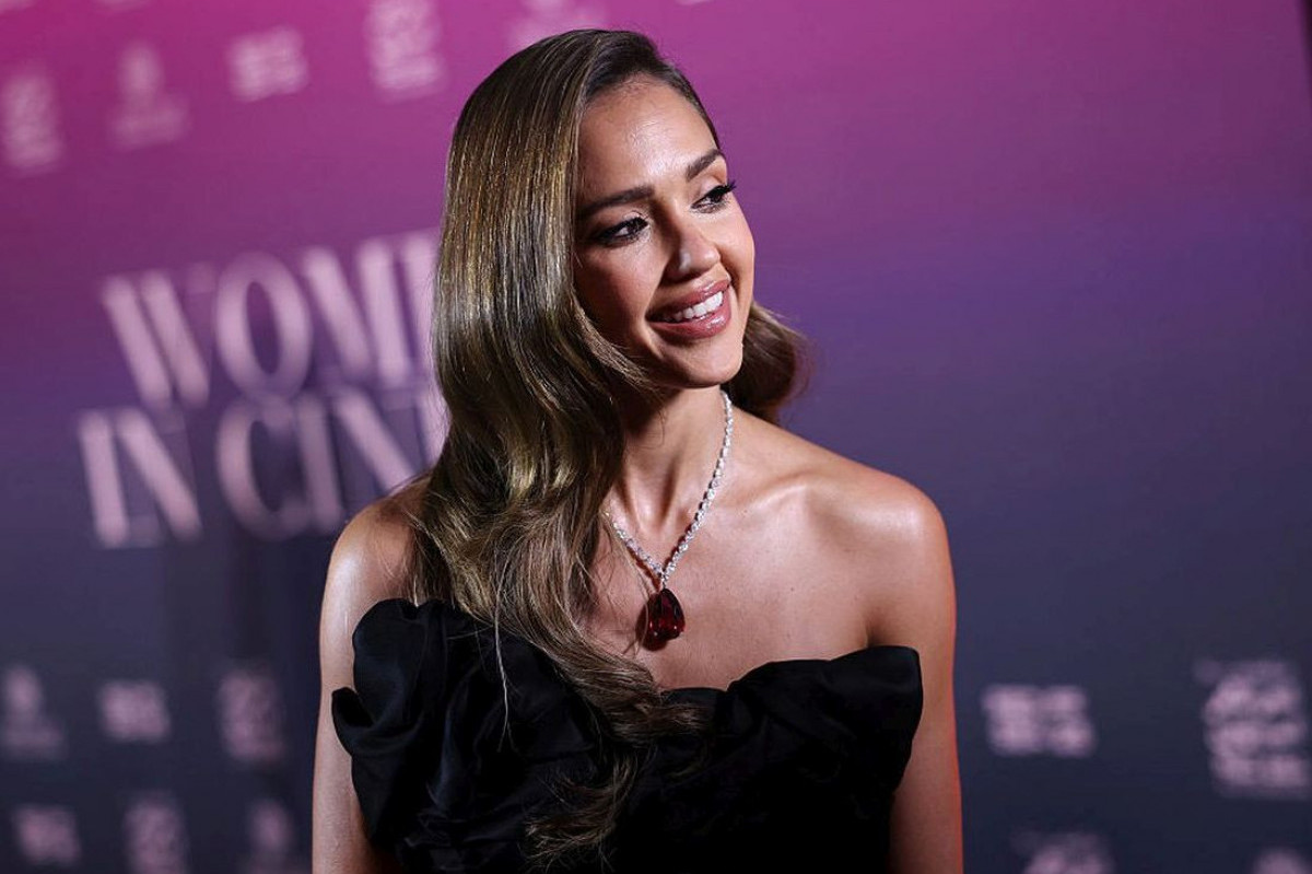 Da li su oni najlepši holivudski par? Džesika Alba objavila prve fotografije sa dečkom