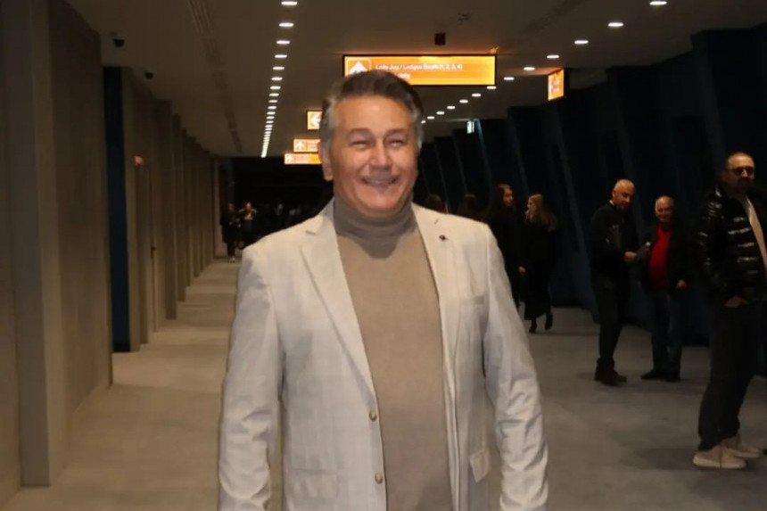 Prva ljubav, oženio je pre vojske, bodrila ga iz prvog reda u Beogradu: Ova pevačica je supruga Halida Muslimovića (FOTO)