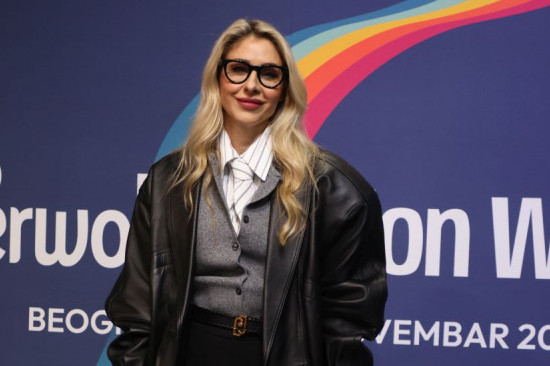 Predimenzionirana kožna jakna je vodeći komad ove sezone: Evo kako ga stilizuje Kristina Radenković FOTO