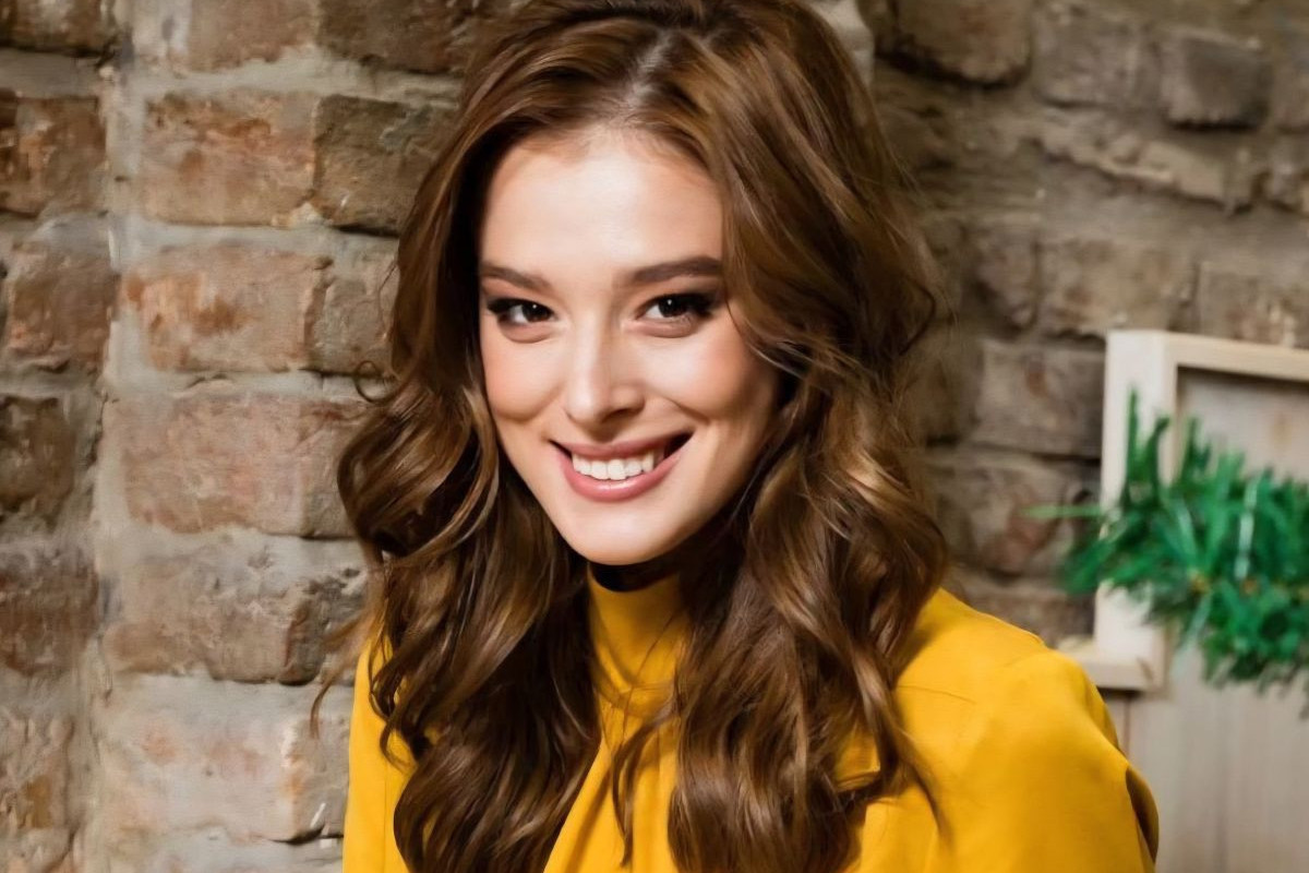 Beli zidovi, prelepa galerija i detalji kao iz magazina: Stan Milene Radulović najlepše uređena nekretnina koju ste videli FOTO