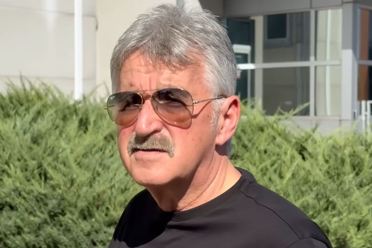 Bosanac uz ćerku u najtežim trenucima: Džidža u porodičnoj kući na Bežaniji, ne odvaja se od roditelja