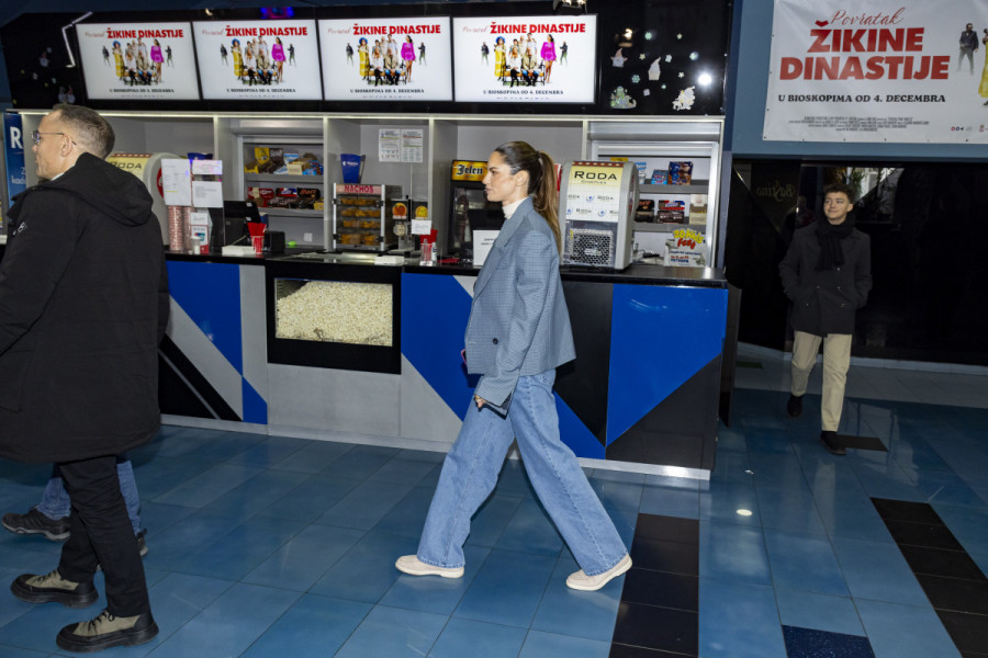 Nose ih Prija, Jelena Đoković i Kristina Mitrović: Dimitrovska u najpopularnijim cipelama u Srbiji!