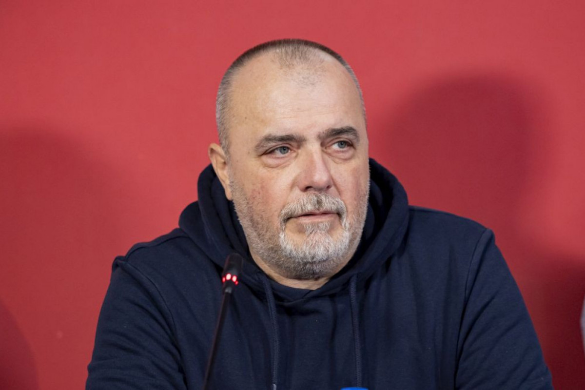 Nikola Kojo u vezi bio deset godina, a onda se preko noći oženio manekenkom sa kojom ima 3 ćerke