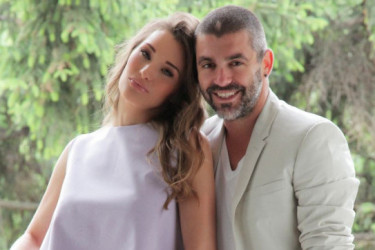 Jelka do plafona i dekoracija od koje zastaje dah: Praznična euforija se uselila u luksuznu vilu Sonje Lazetić na Avali FOTO